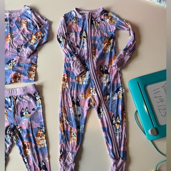 Little Sleepies Bluey Pajamas - lot of 3 and headband - Picture 5 of 5
